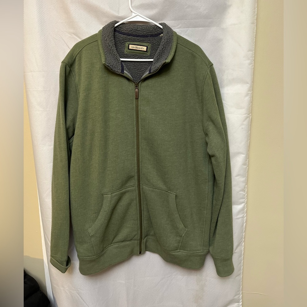 G.H. Bass & Co. Olive Zip-Up Sweater. XL